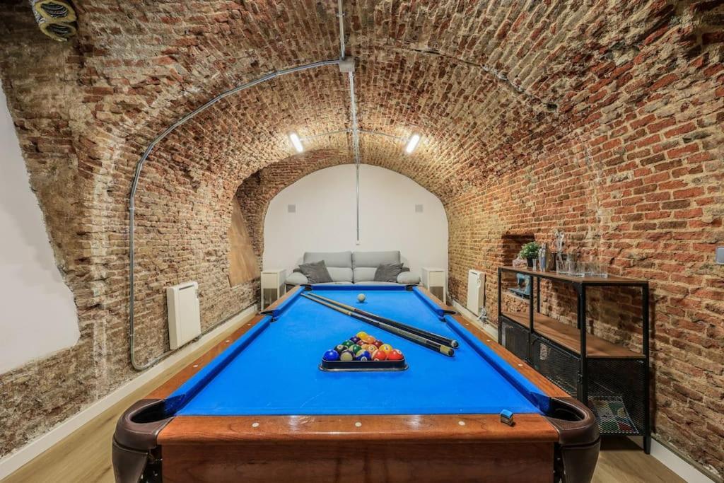 Appartamento Unique Flat La Latina * Billiard & Darts Madrid Esterno foto