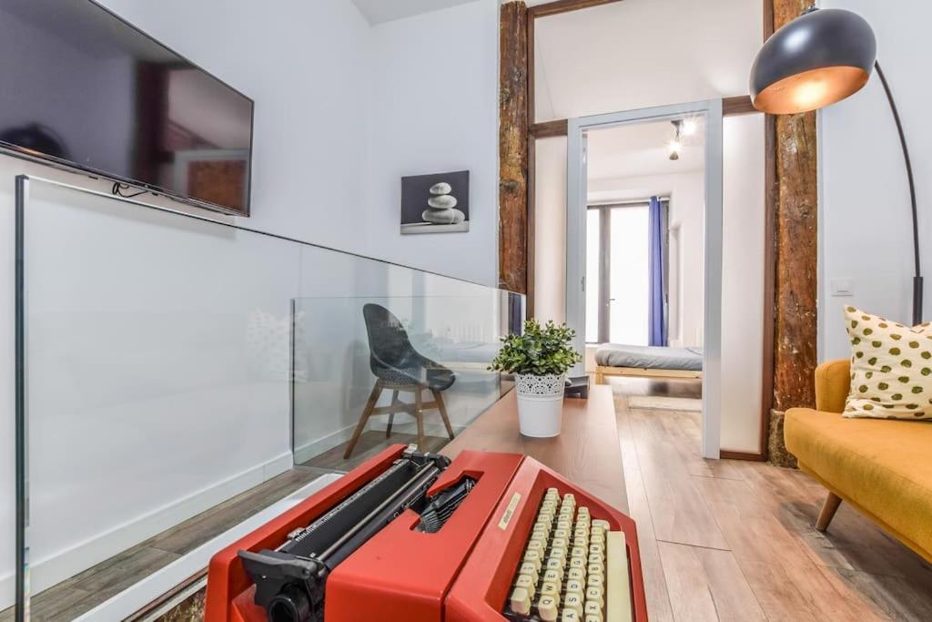 Appartamento Unique Flat La Latina * Billiard & Darts Madrid Esterno foto